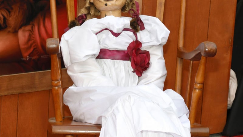 Зловещо: Куклата Анабел изби посетители на музей
