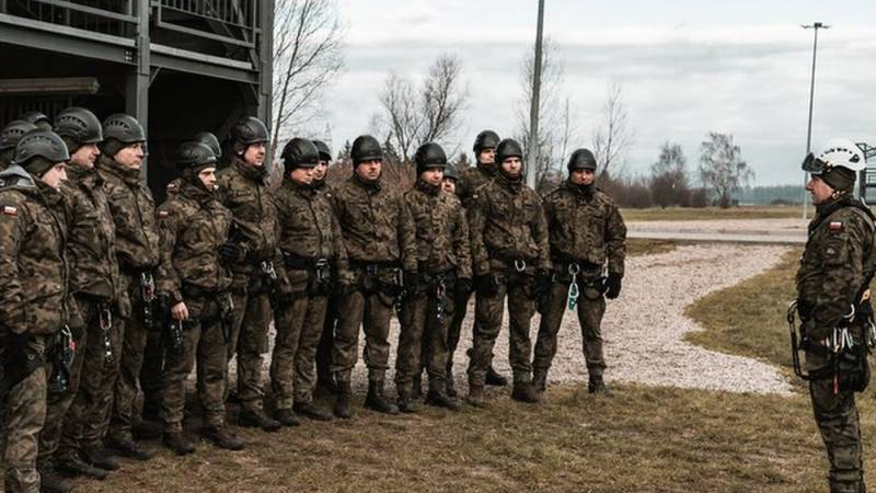 Rzeczpospolita: Голяма вълна от уволнения в армията на Полша 