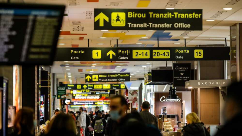 Две нашенки го загазиха здраво на летище в Румъния СНИМКИ