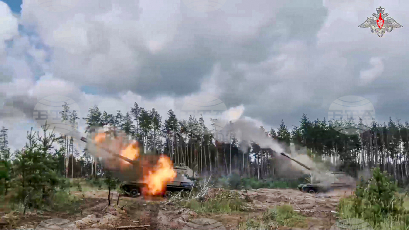 Световните агенции: Русия струпва най-нови оръжия по границата с Финландия! Какво става