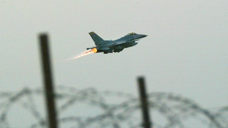 Newsweek: В небето на Украйна вече летят F-16, но... 