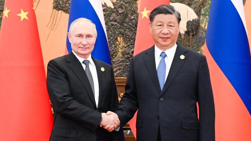 "Бизнес инсайдър": Путин и Си Дзинпин подготвят военен съюз