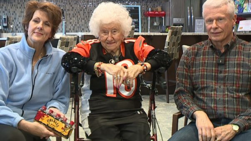 105-г. старица сподели смайващата си тайна за дълъг живот 