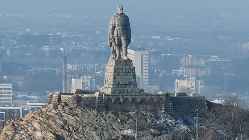 Официално поискаха главата на „Альоша“ в Пловдив, до дни решават съдбата на паметника