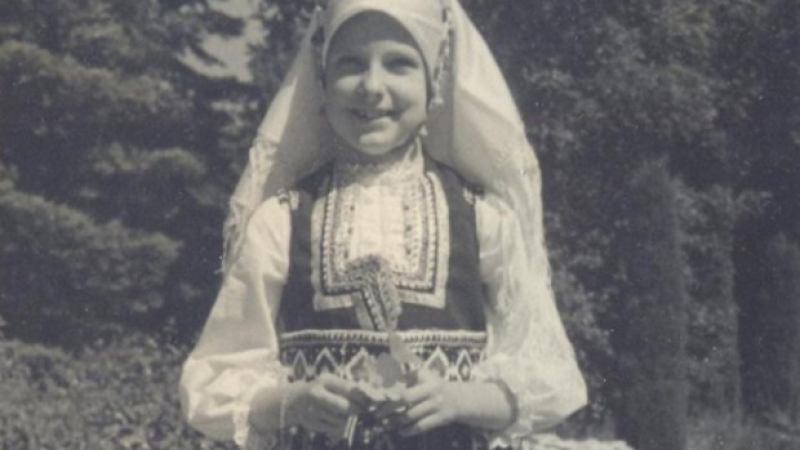 Ще я познаете ли? Родена е в София, дъщеря е на цар, а днес е на 91 години СНИМКА