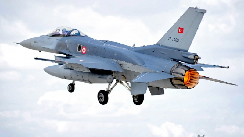 Турция нанесе въздушни удари в Сирия и Ирак