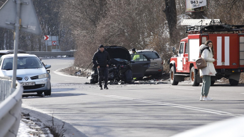 Шофьор помете кола и камион край Варна, четирима са ранени 
