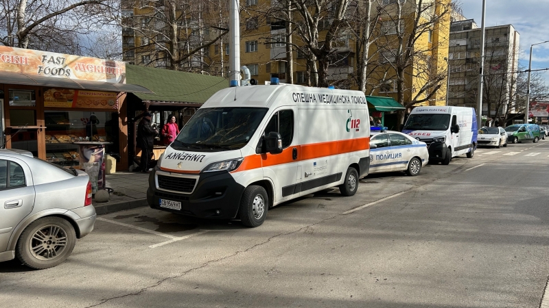 Страшна трагедия във Враца: Мъж седна да хапне пред болницата и всичко приключи за секунди СНИМКИ