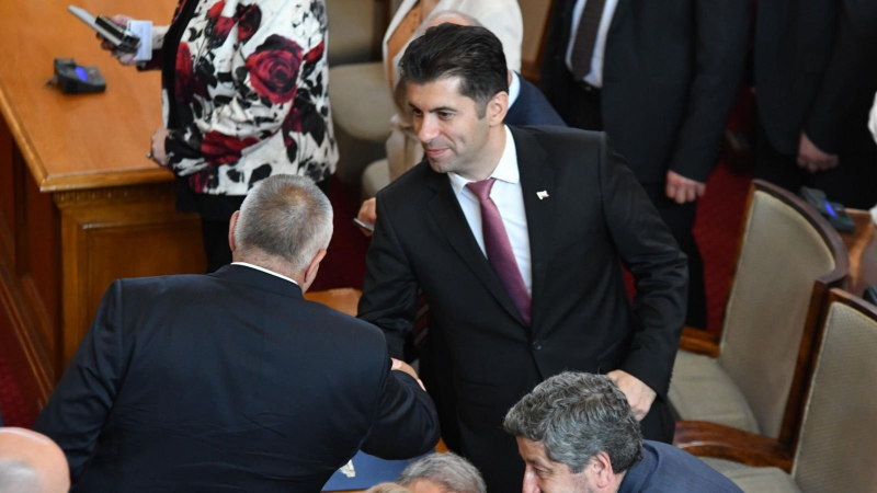 ГЕРБ и ПП решават съдбата на България до часове