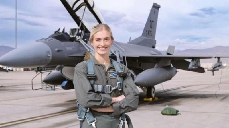 Офицер от ВВС е новата "Мис Америка"