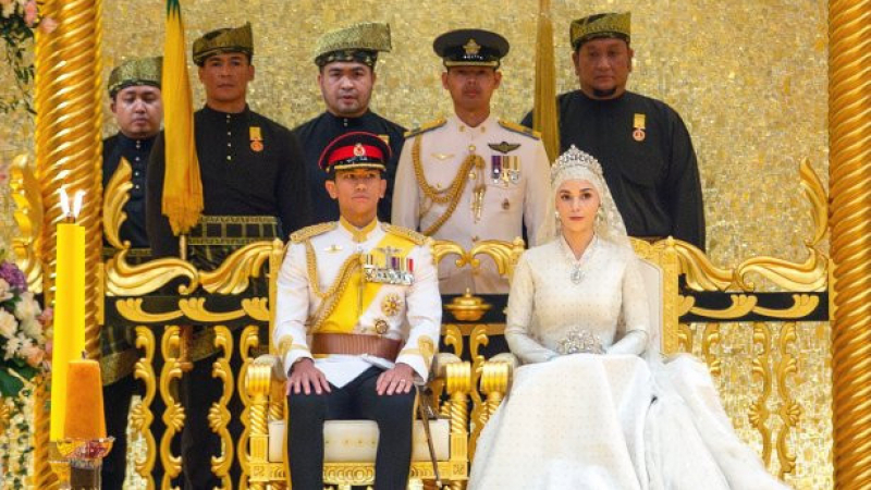 Принцът на Бруней вдигна сватба за чудо и приказ: Смая целия свят СНИМКИ