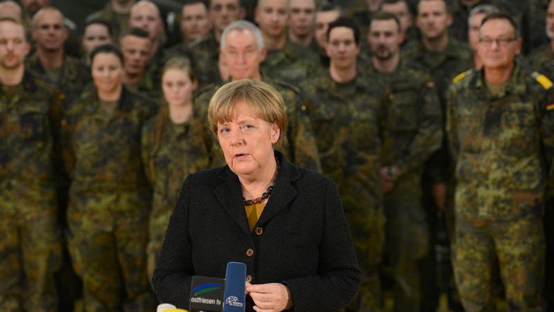 FAZ: Германската армия няма да е годна за война през следващите години! Виновна е Меркел
