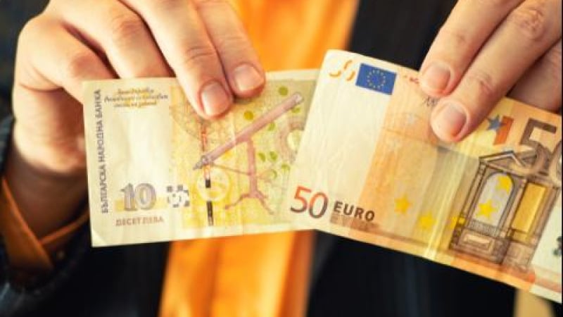 Финансист издаде всичко: Ето как скачат цените заради еврото в България