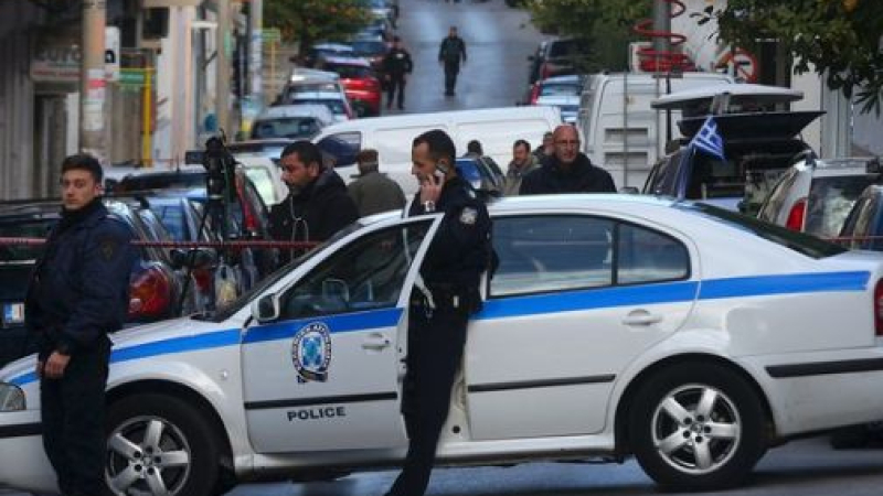 Гръцки полицаи тикнаха нашенец зад решетките, след като баба се оплака, че...