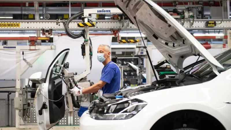 Германските автомобилни компании се борят с най-големия си враг след електромобилите