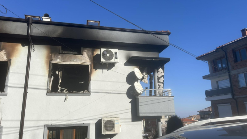 На косъм от смъртта: Семейство оцеля като по чудо след огнен ад в Асеновград СНИМКИ
