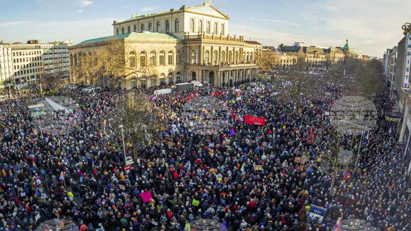 Германия кипи: Повече от 25 хил. души излязоха на протест срещу... 