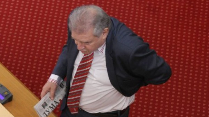 Първо в БЛИЦ: Скандалният депутат от разговорите с Васил Божков се разведе