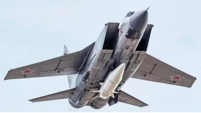 Извънредно! Мащабна въздушна тревога в цяла Украйна, Русия вдигна МиГ-31К КАРТИ