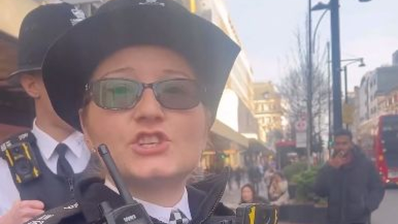 Българска полицайка в Лондон зaбърка страшен скандал, изложи ни яката ВИДЕО 