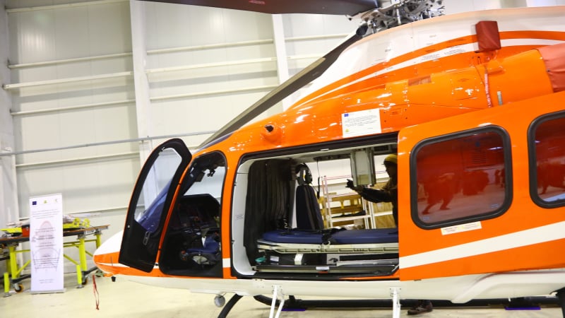 Медицинският ни хеликоптер с първа ключова мисия, спаси потрошил се парашутист 