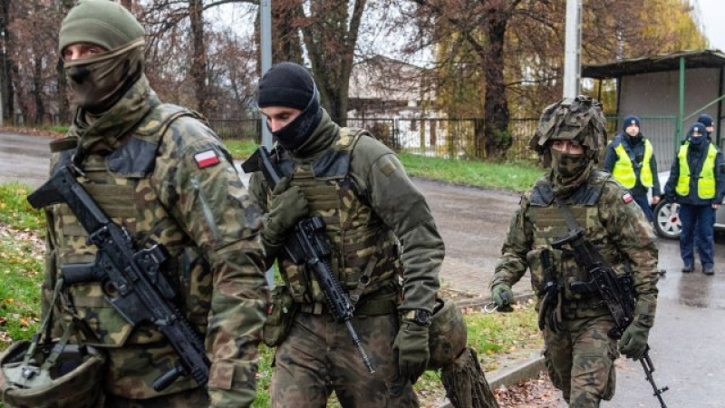 Какво става?! Полша издаде предупреждение за "непланирани военни действия"