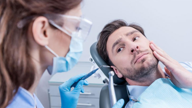 Дискриминация по възраст: Ако сте над 18 г. и ще ходите при зъболекар - тежко ви!