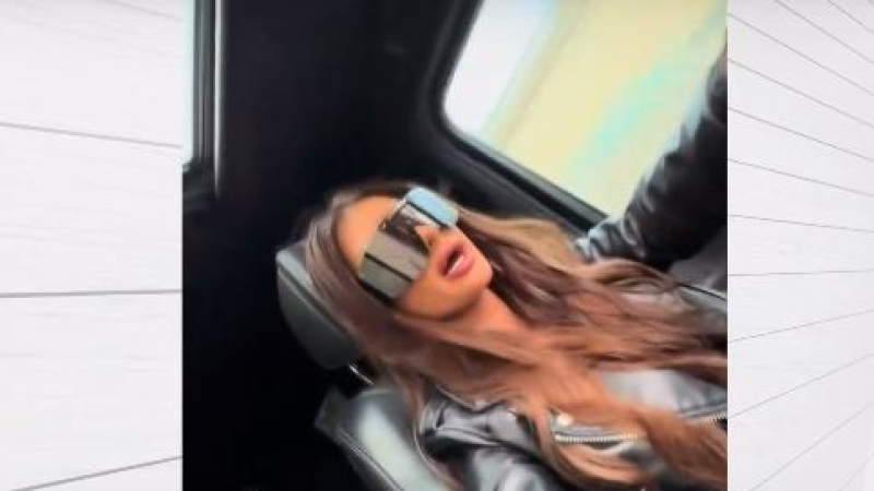 "Мис Силикон" лъсна в ново ВИДЕО с бясно шофиране, на джипа ѝ залепен стикер със...