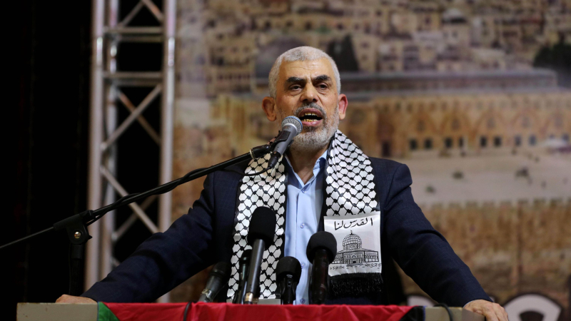 Ексклузивно ВИДЕО показва как лидерът на Хамас в Газа бяга със семейството си през тунел 