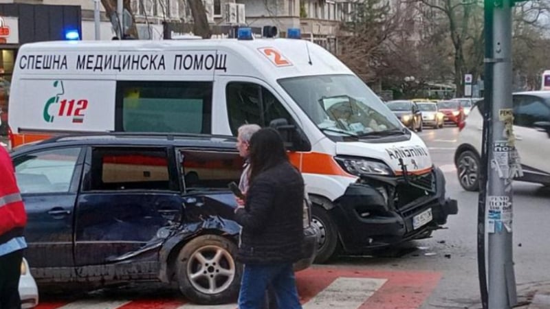 Страшно меле с линейка на пъпа на Стара Загора СНИМКИ