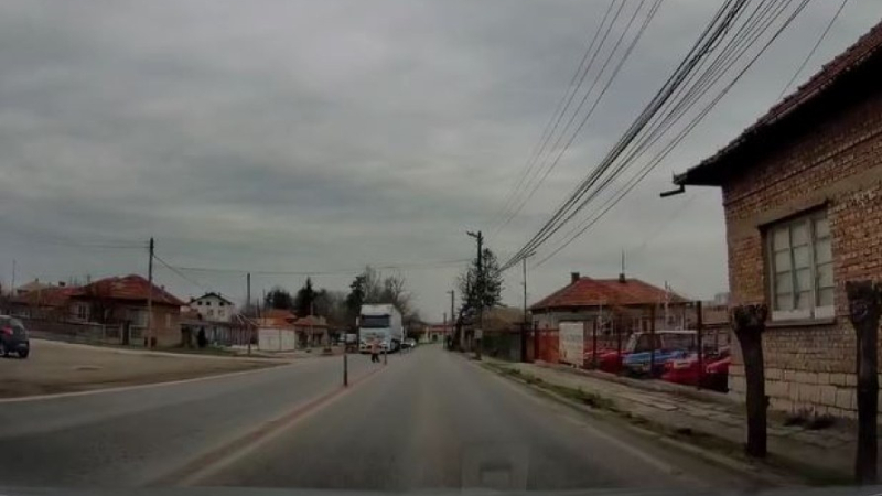 Цяла България говори за постъпката на този шофьор на тир в Поликраище СНИМКИ 
