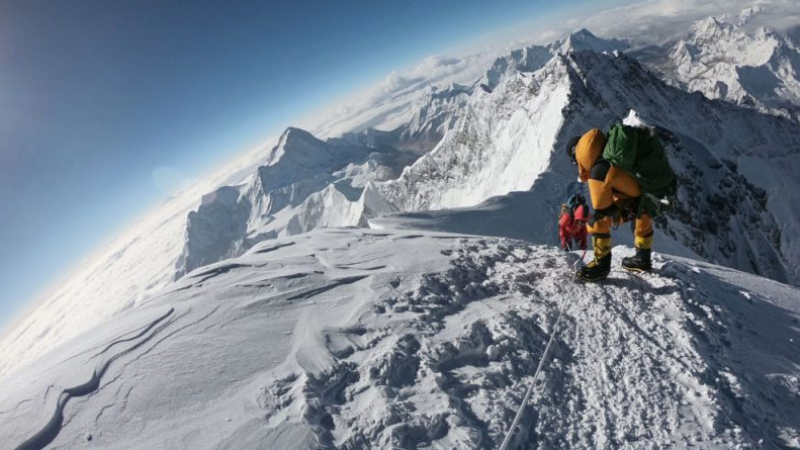 Внимание: Нови правила за ходене по голяма нужда на Еверест!