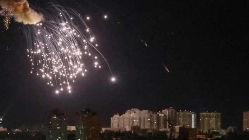 Нощна атака с 3 вида ракети и дронове разтърси Украйна, Киев с мълниеносен отговор