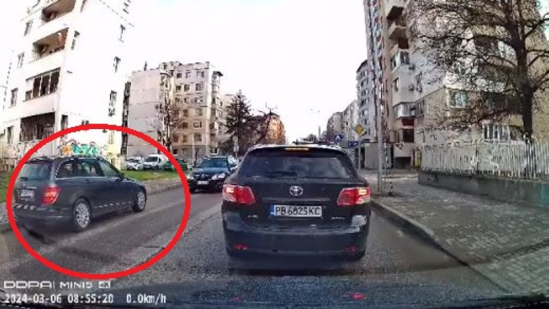 Опасна ситуация в Пловдив! Шофьор нахлу в насрещното до детска градина ВИДЕО