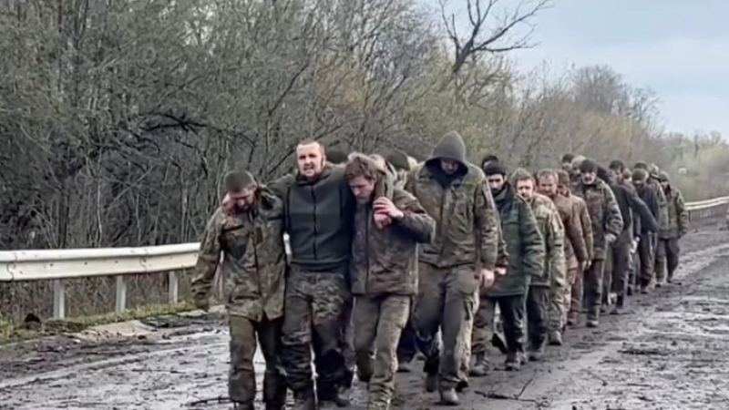 The Times: Чеченци "купуват на черно" пленени украински войници