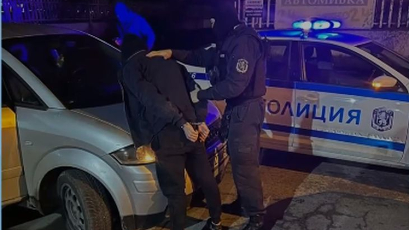 Мощна спецакция и арести на СДВР в София, закопчаха... СНИМКИ