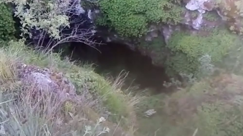 Подземна река и 46 водопада бушуват в наша тайнствена пещера 