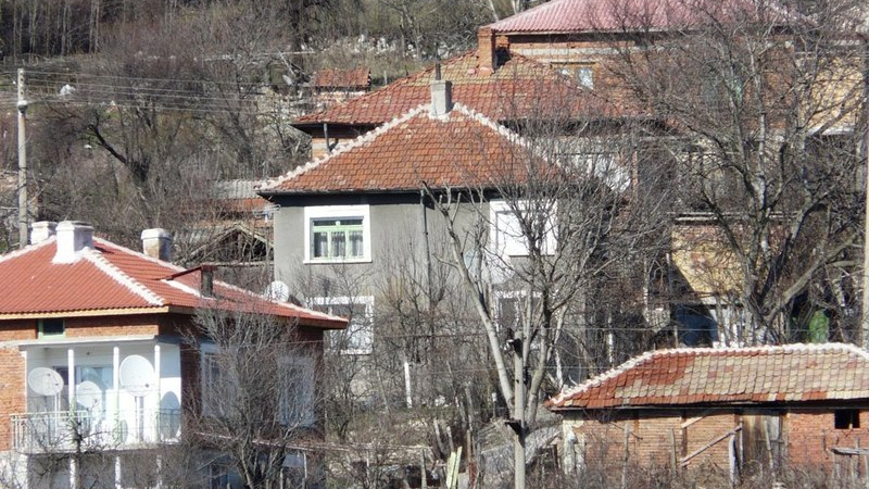 Цяла България говори за случващото се в селото на „мъдреците“