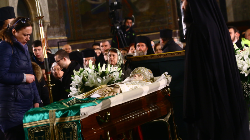 Опасен момент заради смъртта на Неофит: Разделят България през... ВИДЕО