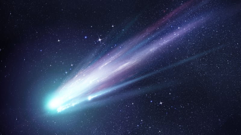Дяволската комета приближава, гледаме я с просто око