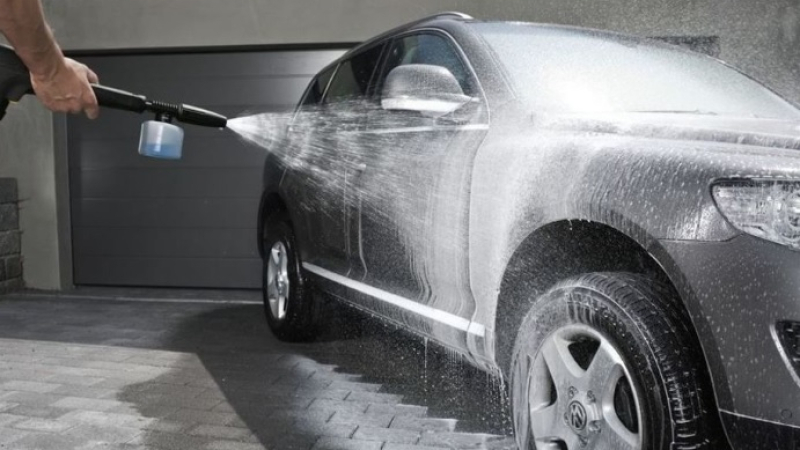 Експертите съветват как правилно да измиете колата на автомивка на самообслужване