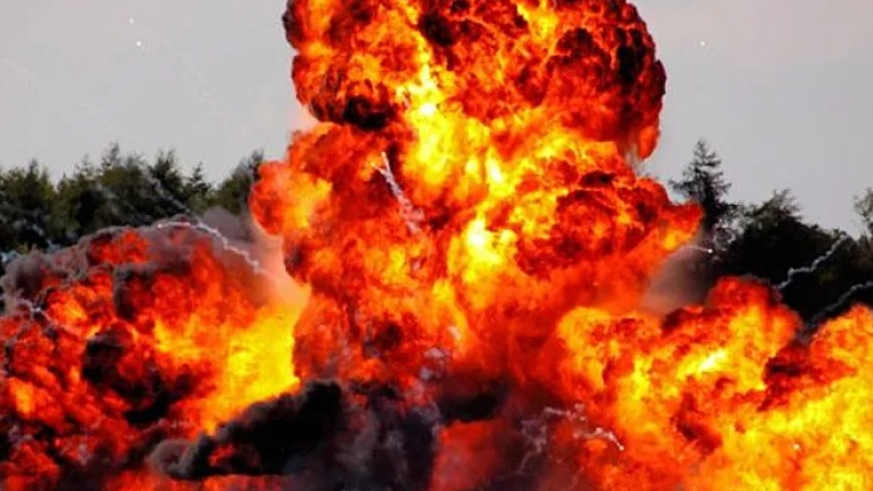 Очевидец засне как ракета удря ВЕЦ-а в Днепър ВИДЕО 