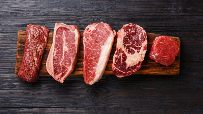 Лекари предупредиха: Забравете за това месо, щом станете на 50 години