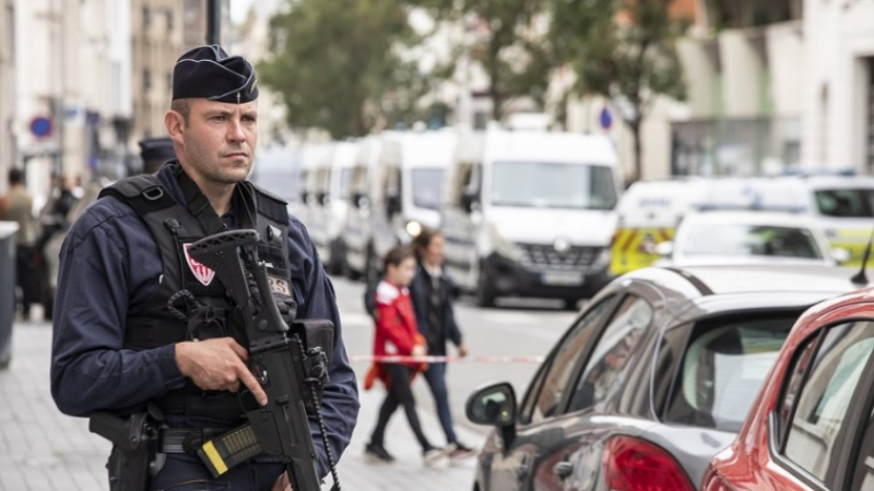 Франция въведе най-висока степен на опасност от тероризъм