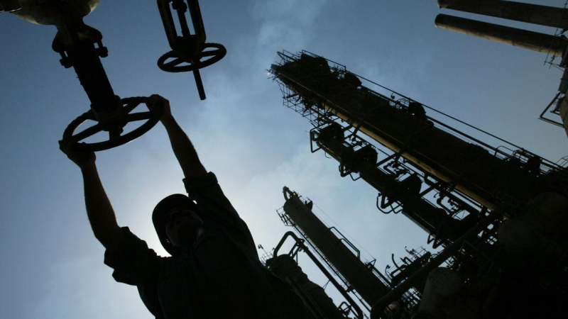 FT: Тежко решение на най-голямата петролна компания за Русия 