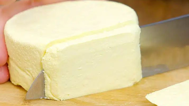 Гениална 10-минутна рецепта за домашно сирене СНИМКИ