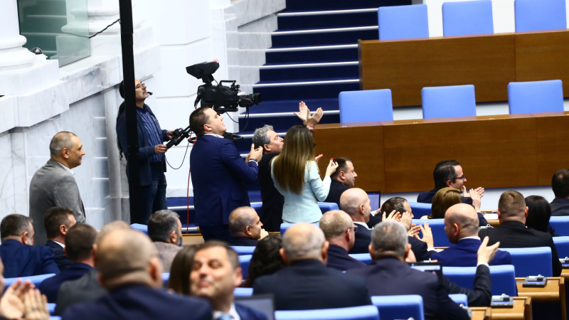 Проф. Киров сензационно: Може да имаме два парламента в мандат, защото...