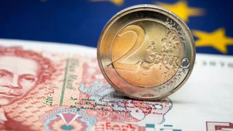 Експерт обясни с колко ще скочат цените след въвеждане на еврото ВИДЕО
