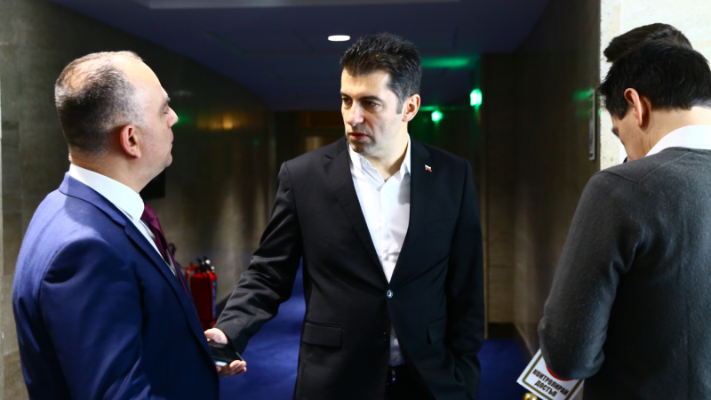 Петков скочи на Стоянов и гръмна с разкритие за оставката на главсека на МВР