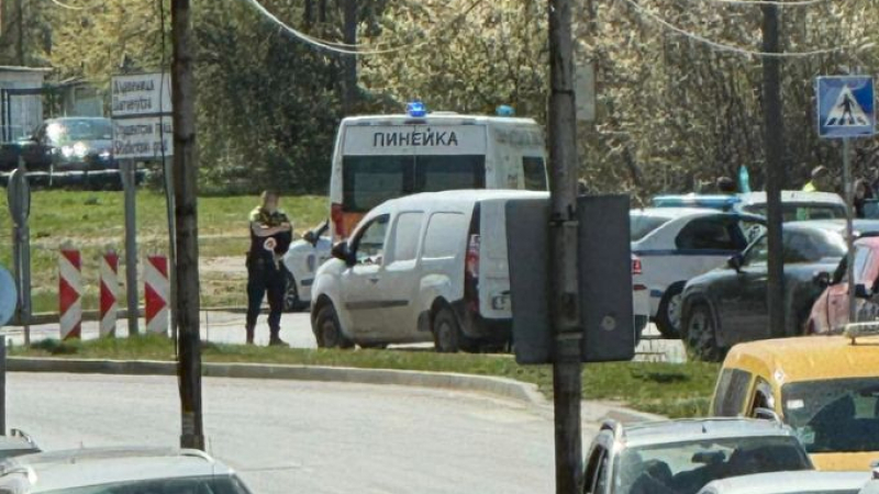 Зловещ инцидент с фатален край блокира ключово столично кръстовище СНИМКИ 